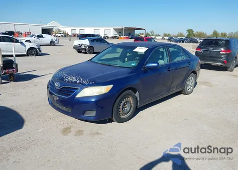 2010 Toyota Camry Le z USA, uszkodzony, nr VIN 4T4BF3EK6AR005699